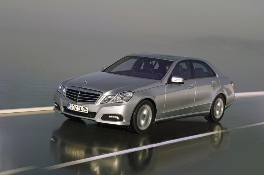  Mercedes-Benz E-Class 2010 года  (фото 22 из 128)